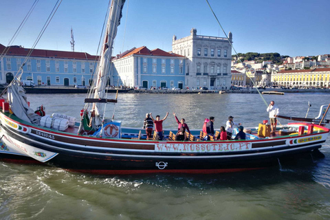 Lisbon: River Tagus Sightseeing Cruise in Traditional Vessel Lisbon: River Tagus Guided Sightseeing Cruise