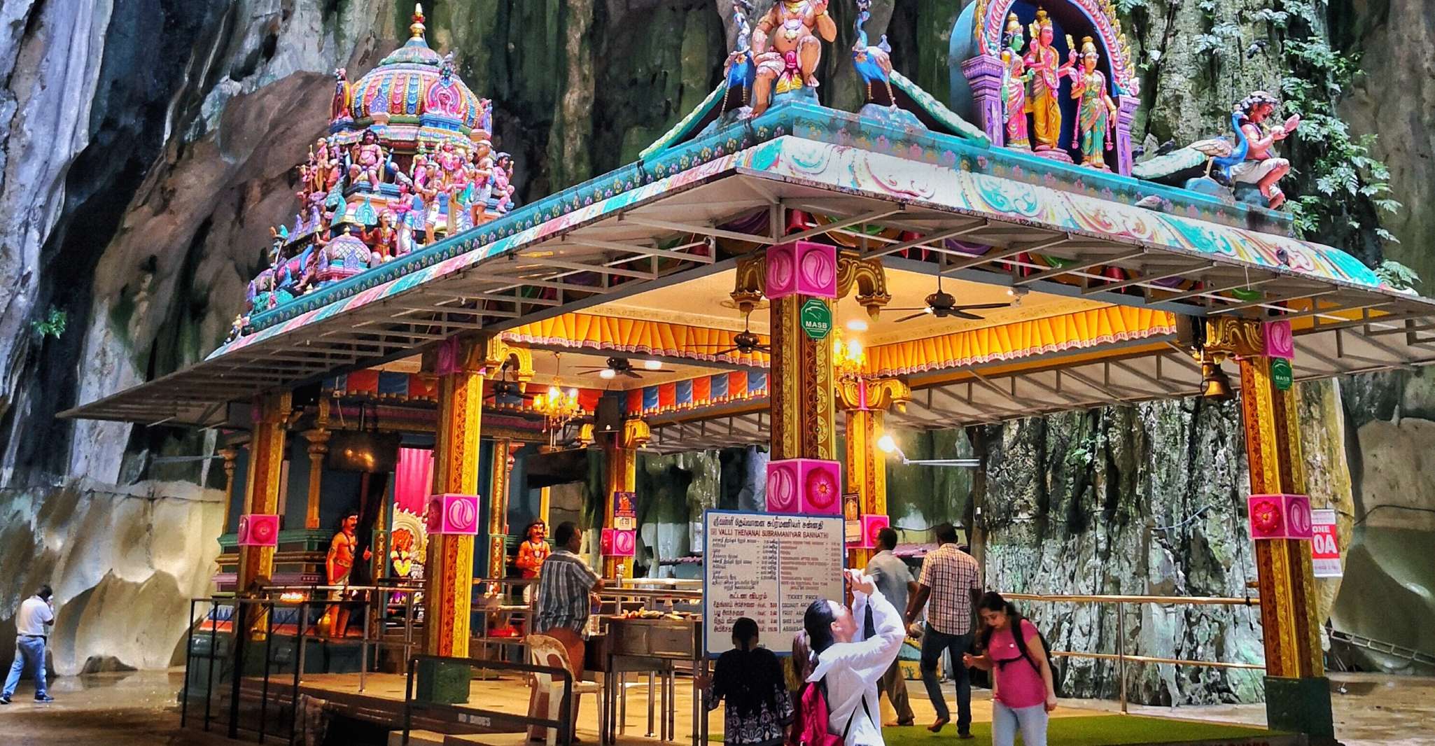 Kuala Lumpur, Suburbs and Batu Caves Half-Day Tour - Housity