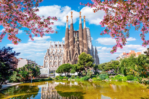 Entdecke die Sagrada Familia: Gaudís Entwürfe und Museumsausstellungen