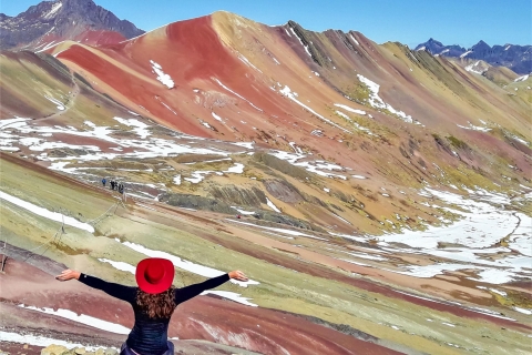 Cusco: Premium Regenbogenberg und Rotes Tal TourAb Cusco: Morgenwanderung zum Regenbogenberg Vinicunca