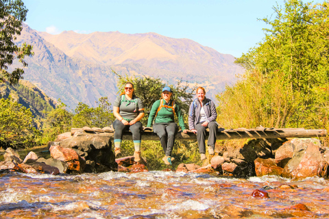 Cusco: 4-Day Lares Trek to Machu Picchu with Panoramic Train