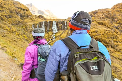 Cusco: 4-tägiger Lares-Treck zum Machu Pichu mit Panoramazug