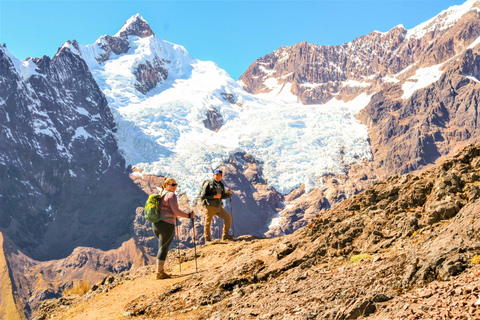 Cusco: 4-tägiger Lares-Treck zum Machu Pichu mit Panoramazug