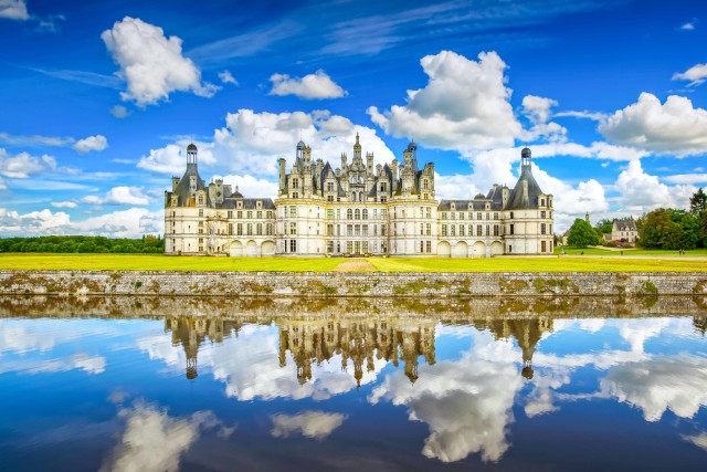 Visit Chambord Castle Private Guided Walking Tour in Beaugency