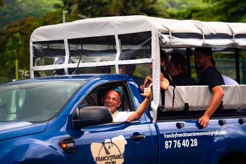 Moorea : visite en 4x4 avec montagne magique, jardins et distillerie