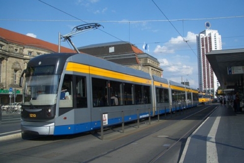 Stadtführung zu Fuß, mit S-Bahn und TramStandard Option
