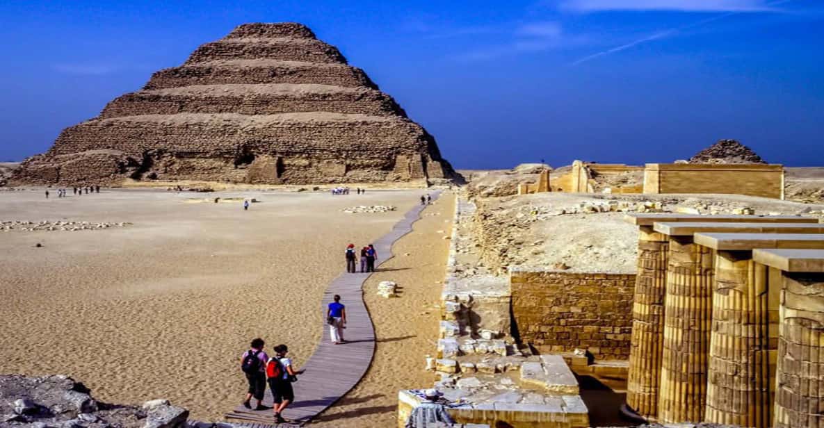 Hurghada: Day Trip to Pyramids, Memphis & Sakkara by Flight