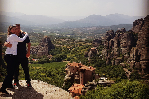 Depuis Thessalonique : train jusqu'à Meteora et monastèreOption standard