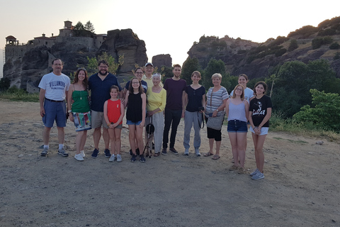 De Atenas: Viagem de 1 dia de trem para as cavernas e mosteiros de Meteora