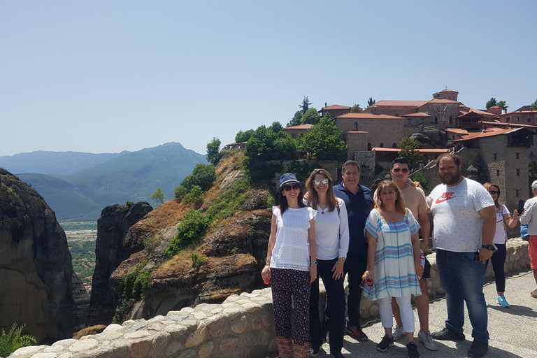 De Atenas: Viagem de 1 dia de trem para as cavernas e mosteiros de Meteora