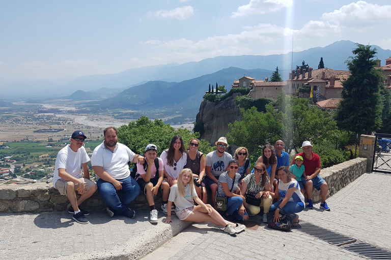 De Atenas: Viagem de 1 dia de trem para as cavernas e mosteiros de Meteora