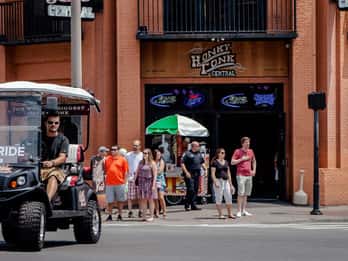 Nashville: Brauerei und Brennerei Cart Tour Nashville: Brauerei und Brennerei Cart Tour