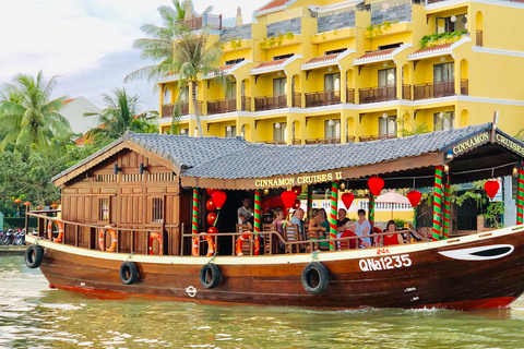 Hoi An: Schifffahrt bei Sonnenuntergang mit Dinner