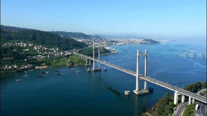 from santiago de compostela vigo and baiona day tour