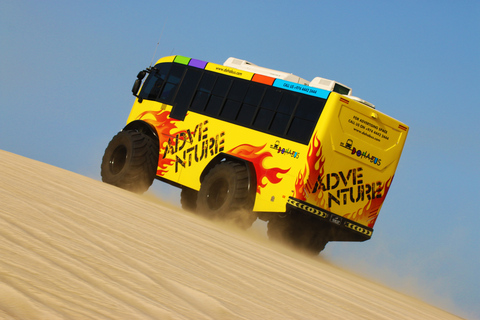 Vanuit Doha: Monster Bus WoestijntochtVan Doha: Monster Bus Desert Tour