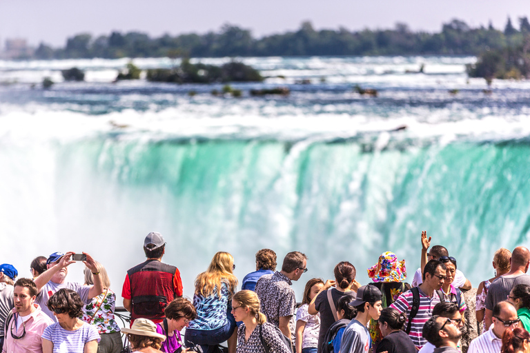 Toronto: Niagara Falls Group or Private Day Tour with Cruise Niagara Falls: Day Tour with Hornblower Boat Cruise