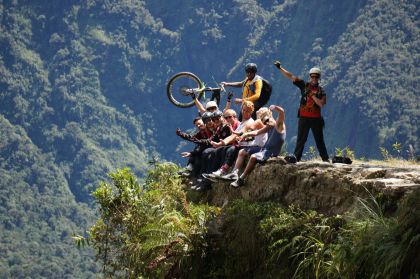 La Paz: Mountainbike ned ad verdens farligste vej