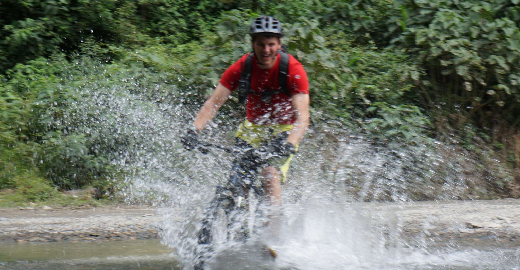 La Paz, Mountain Bike Down the World's Most Dangerous Road - Housity