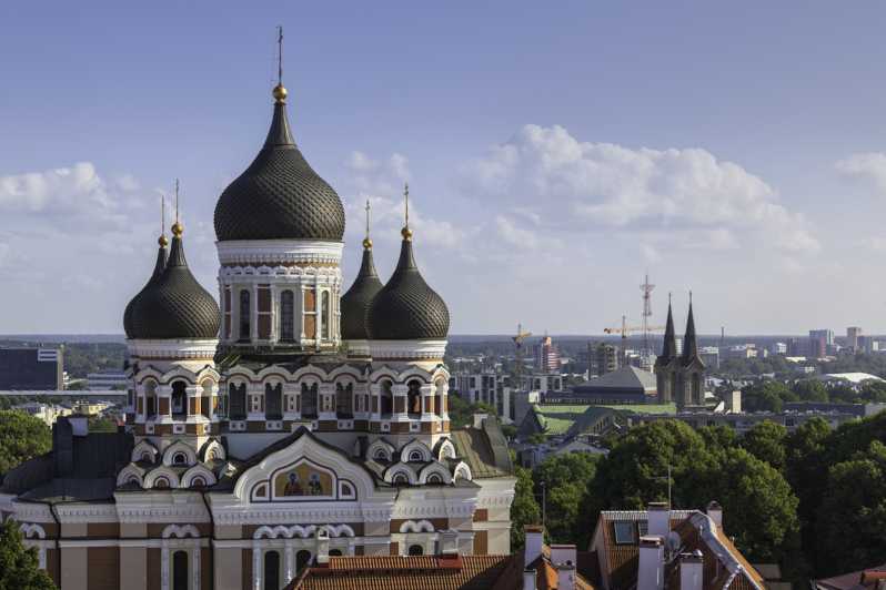 From Helsinki: Tallinn with Round-Trip Ferry & Guided Tour