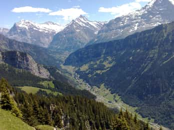 Journée libre dans le village d'Interlaken au départ de Lausanne