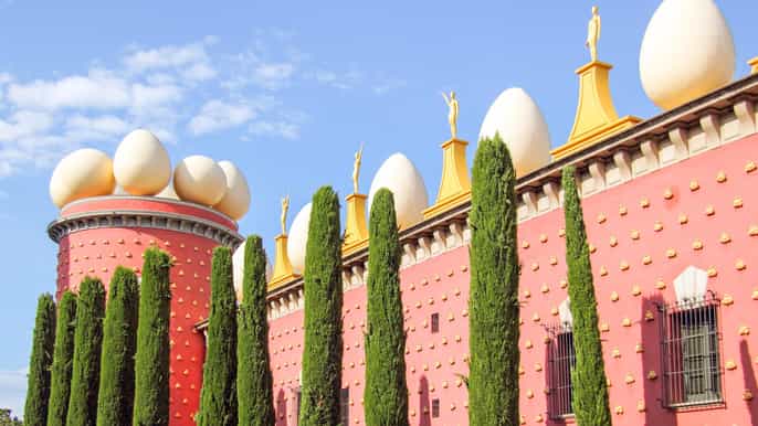 From Barcelona: Girona, Figueres and Dalí Museum Day Tour