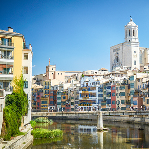 From Barcelona: Girona&Dalí Museum Day Trip with Small Group