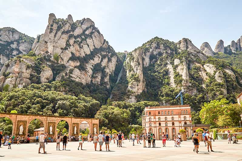 Ab Barcelona Halbtagestour nach Montserrat mit Führung