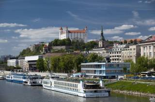 Ab Wien: Stadtrundfahrt in Bratislava mit Kaffee und Kuchen