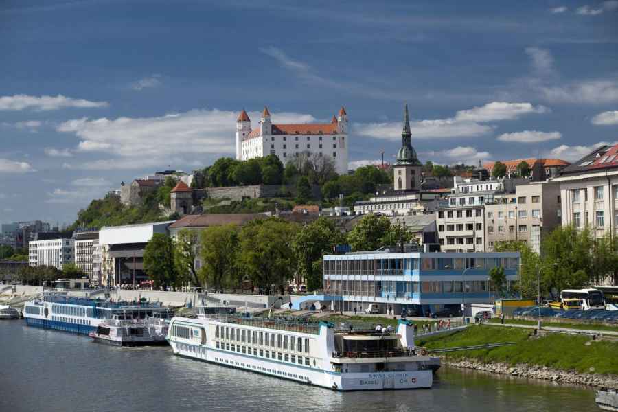 Ab Wien: Bratislava Stadtrundfahrt mit Verpflegungsmöglichkeiten. Foto: GetYourGuide