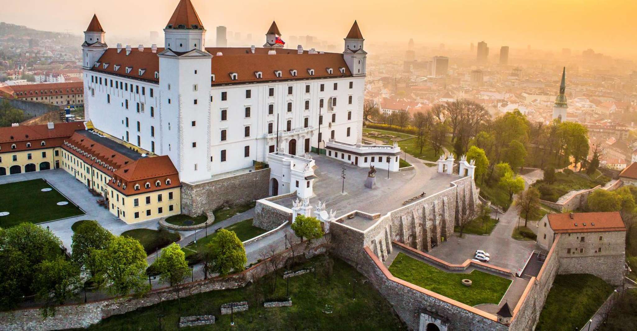 From Vienna, Bratislava City Tour with Food Options - Housity