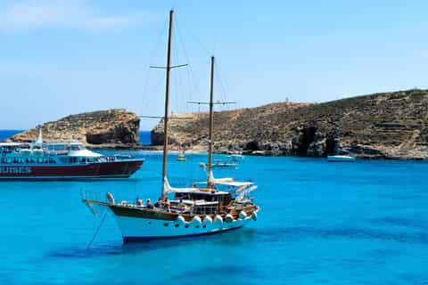 Gozo: Jeep Safari & Comino with Buffet Lunch and Wine