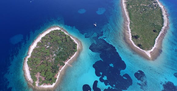 From Split: Blue Lagoon and Trogir Half-Day Speedboat Tour