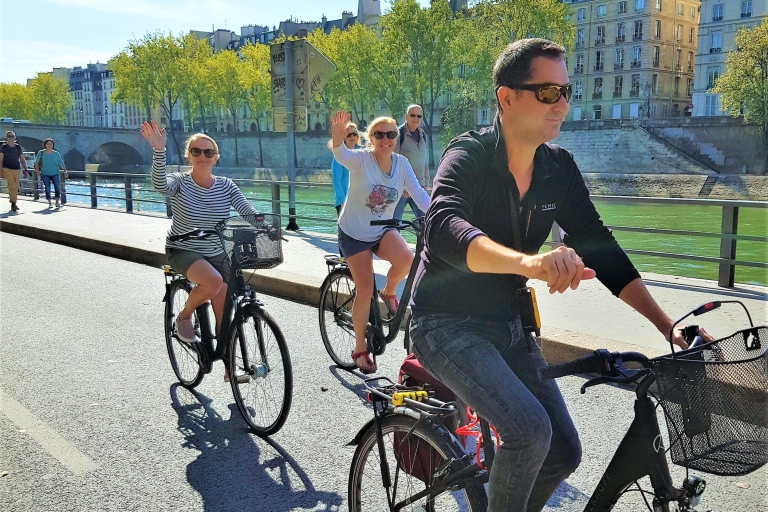 Paris : visite à vélo des trésors de la villeVisite en français