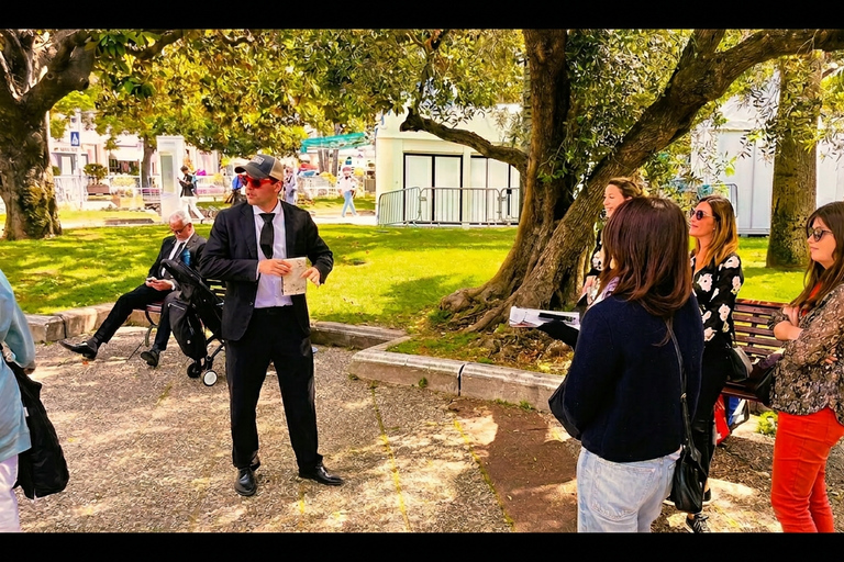 Unique Festival Palace & La Croisette tour w/ an actor-guide Premium Private Experience