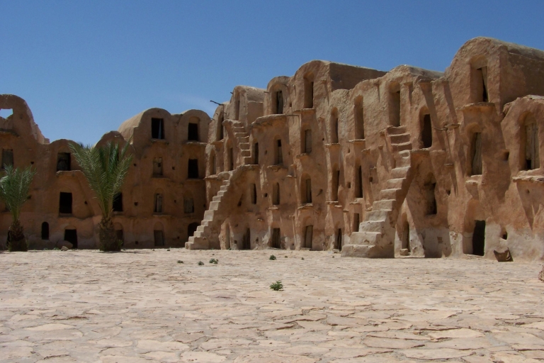 Depuis Djerba : excursion de 3 jours à Cheninni Ksar GhilaneExcursion seule