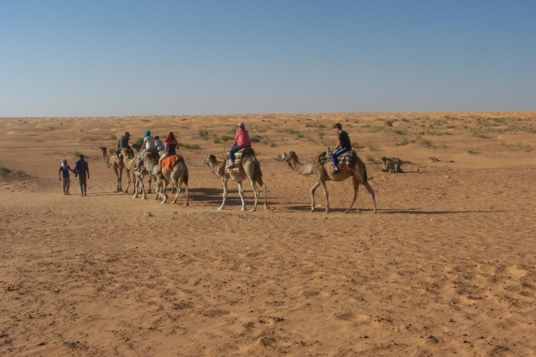 Dżerba: 3-dniowy Cheninni Ksar GhilaneWycieczka z Camel Ride