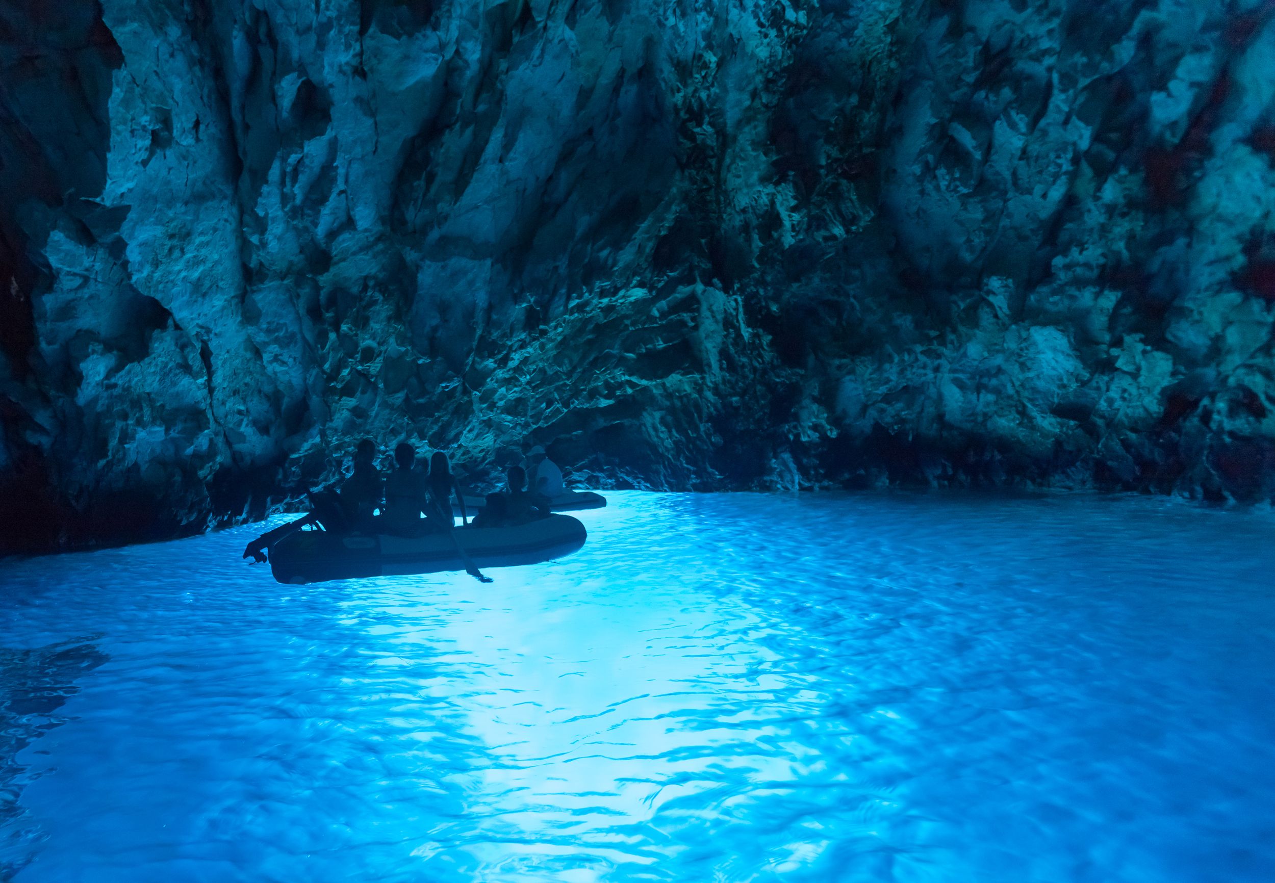 Ab Omis: Blaue Höhle & 5 Inseln Speedboat Tour