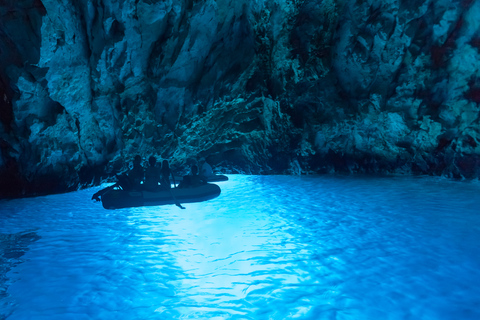Ab Omis: Blaue Höhle &amp; 5 Inseln Speedboat TourAb Omiš: Blaue Grotte und 5 Inseln - Tour mit dem Speed-Boot