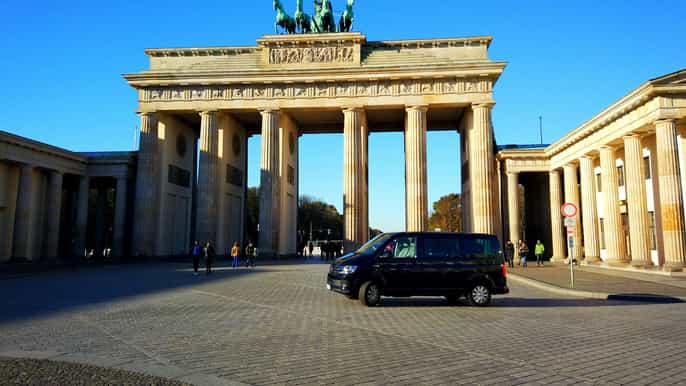 berlin city highlights tour in private vehicle