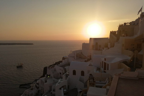 Ab Athen: 2-tägige Tour nach Santorin mit Unterkunft