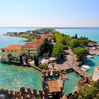 Sirmione: Walking and Speedboat Tour