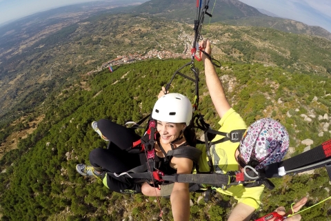 Paragliding tandemvlucht vanuit MadridMadrid: tandemvlucht paragliden