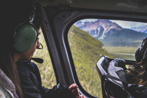 Combinação das Montanhas Rochosas Canadenses: passeio de helicóptero e passeio a cavalo