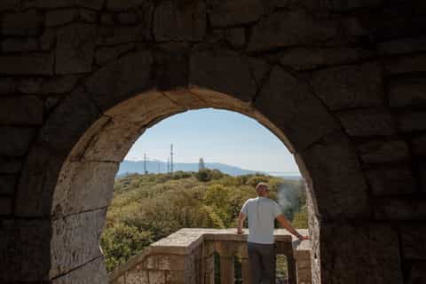 Sochi: Stalin's Dacha and Akhun Mountain Tour