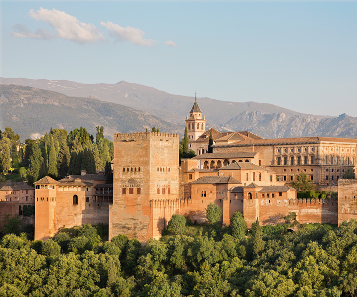 Granada: Alhambra, Nasrid Palaces and Generalife Guided Tour
