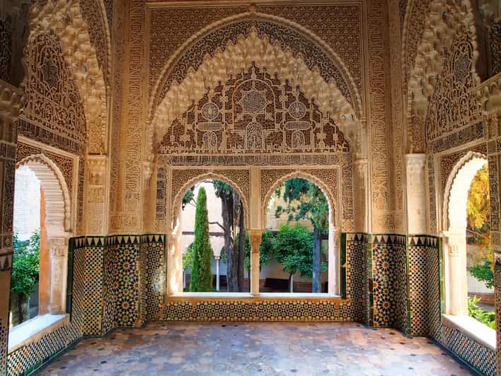 Granada Alhambra, Nasrid Palaces and Generalife Guided Tour GetYourGuide