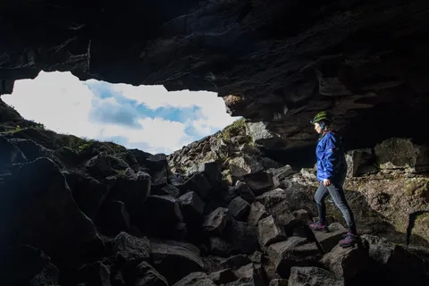 Leidarendi Höhle: Lavatunnel-Höhlenforschung von Reykjavik aus