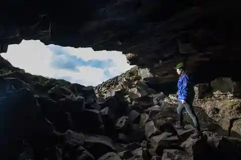 Leidarendi grotta: Lavatunnelgrottor från Reykjavik