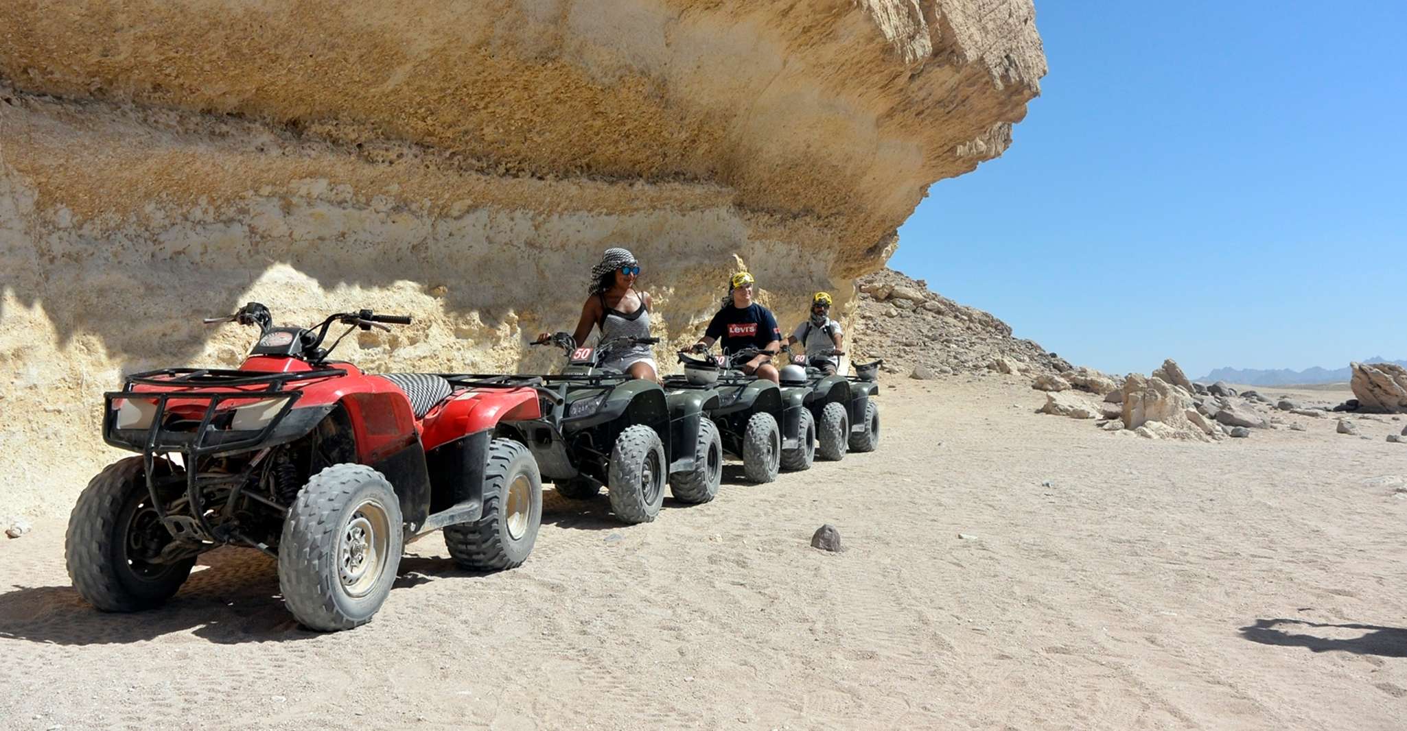 Hurghada, Deniz ve Dağlar ATV Dörtlü Bisiklet Turu - Hizvo