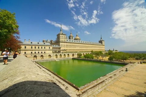 Desde Madrid: Excursión de un día a El Escorial, el Valle y Segovia
